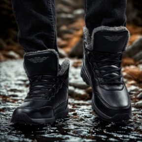 Kit Bota de Hombre Granox en Cuero Legítimo con Suela Antideslizante REGALO: Reloj y Cinturón Táctico