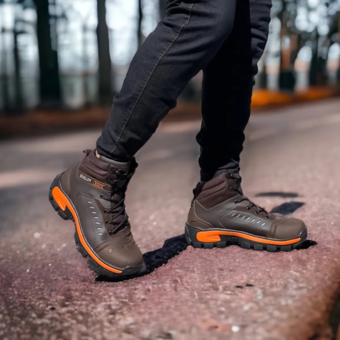 Kit Bota Rokar Masculina en Cuero Legítimo, Punta de Acero y Plantilla Ortopédica +3 REGALOS: Reloj, Cinturón y Billetera